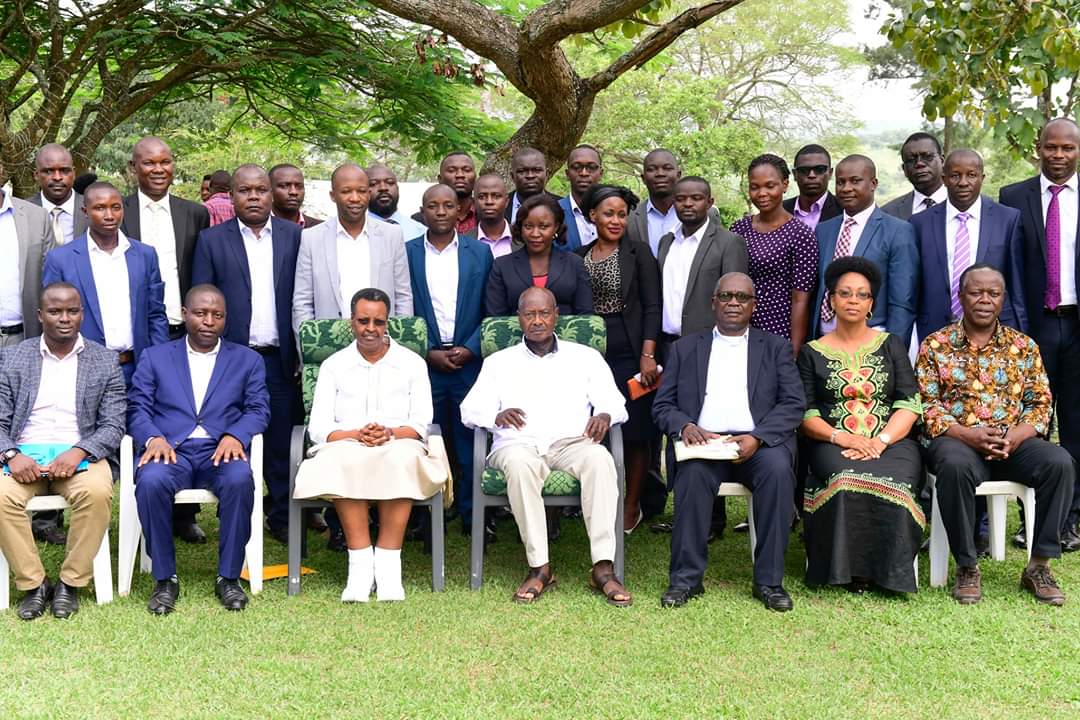 President Museveni, Lady Janet Meet MUBS Academia - TheSpy