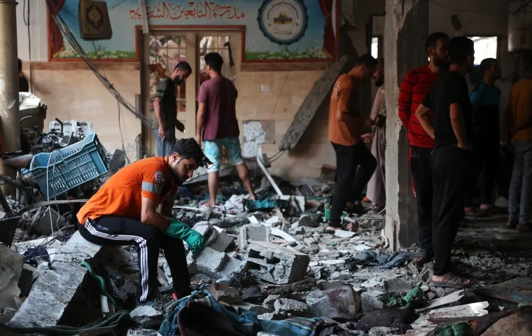 As Part Of Its Ongoing Genocide, Israeli Smashes School Sheltering The Displaced People In Gaza Strip, Dozens Killed