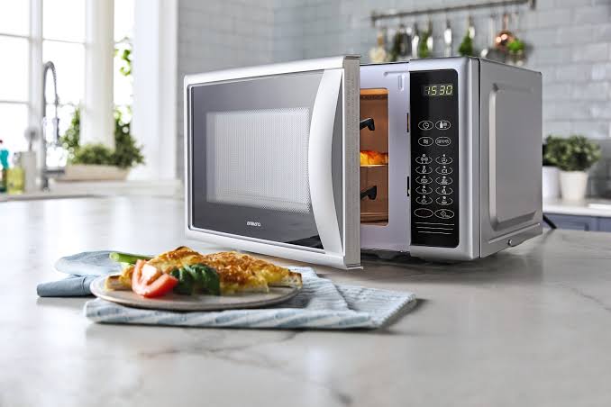 Health Alert: Here Are 7 Foods & Drinks You Should Never Microwave & Why!