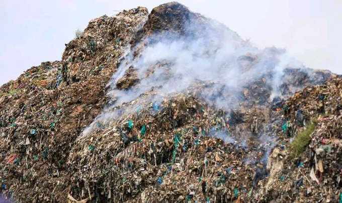 Fire Erupts At Kiteezi Landfill, Experts Warn Of Growing Environmental Crisis!